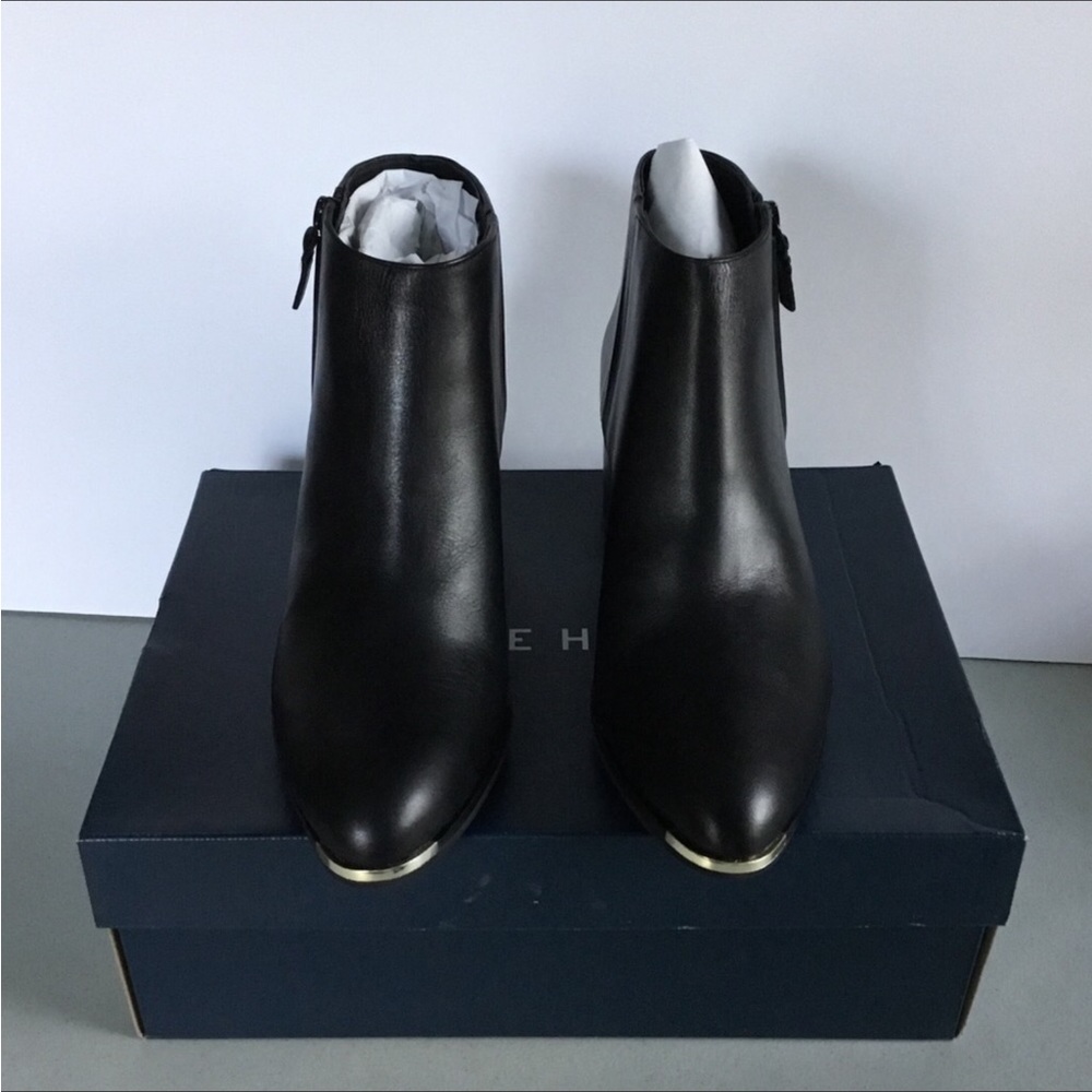 COLE HAAN NWOT BLACK LEATHER BOOTIES TOE METAL DETAIL STYLE INNER ZIPPER